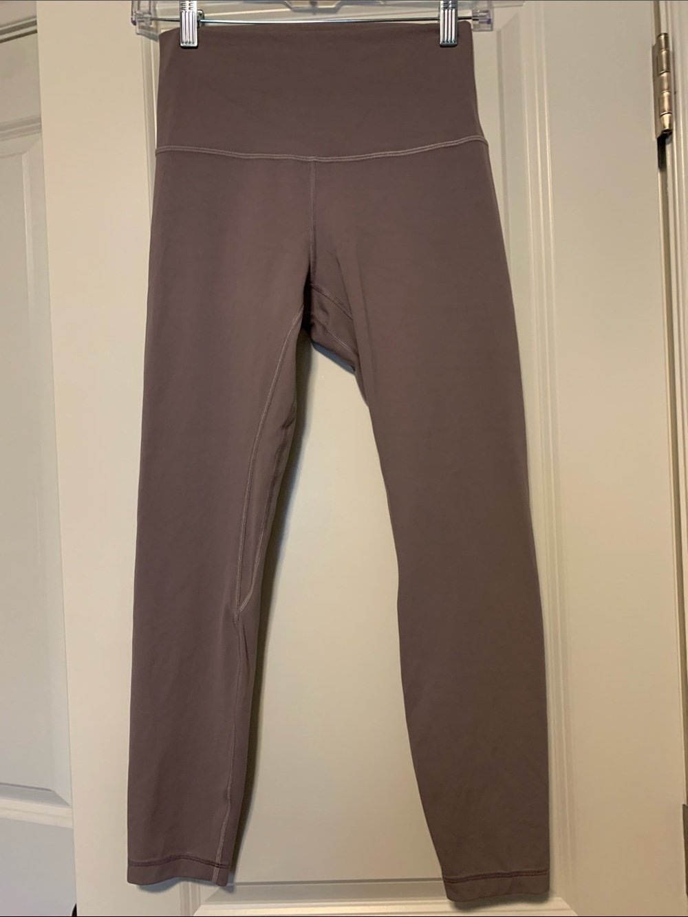 Lululemon HR Align Leggings 25in, Sz 6
Excellent Condition